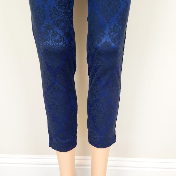 Old Navy Pixie Mid Rise Floral Crop Pants - Picture 7 of 11